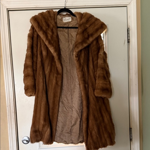 Freeman’s Furs Jackets & Blazers - Luxurious Brown Mink Fur Coat